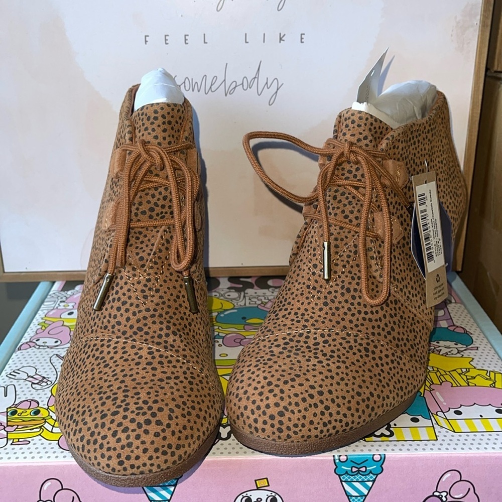 NWT Toms Kala cheetah suede booties